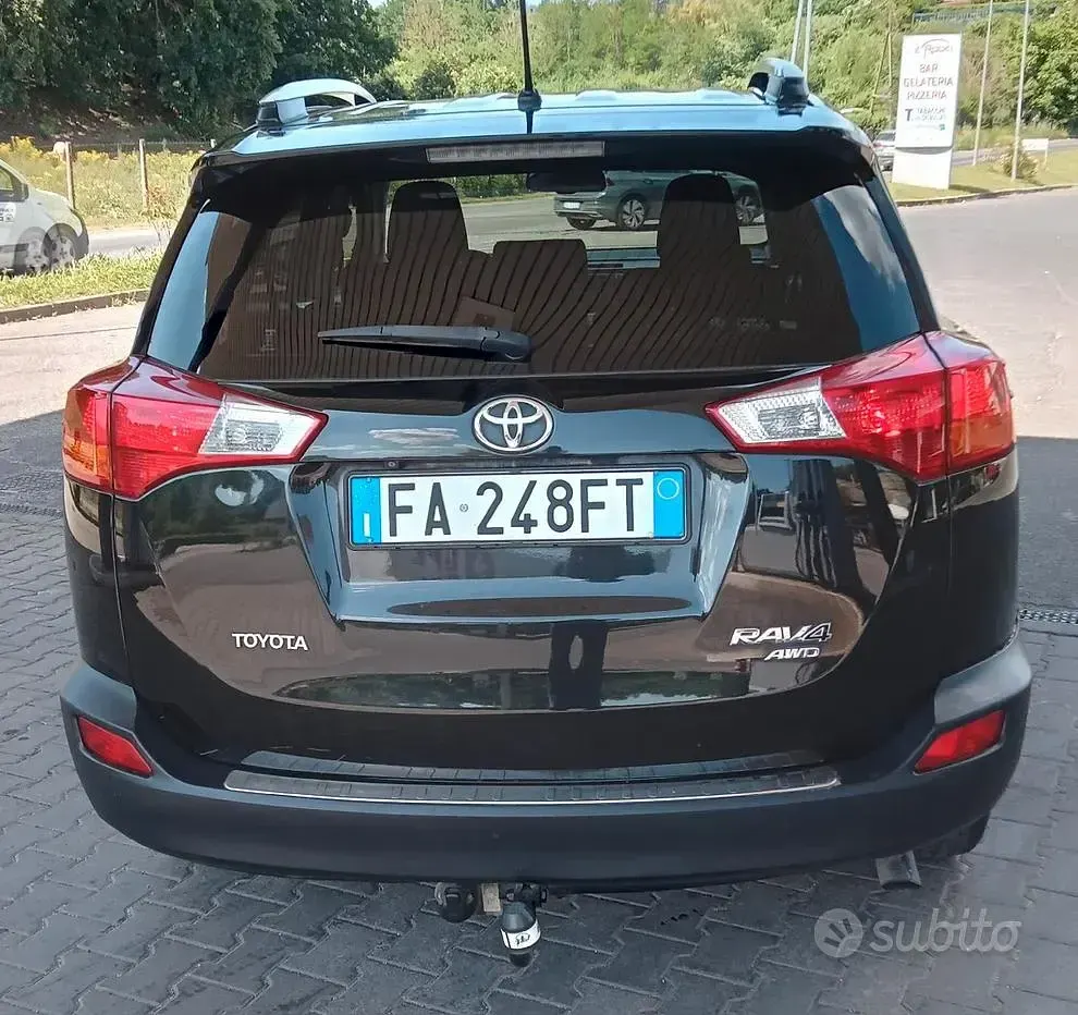 Usata Toyota RAV4 Style 150 CV (110 kW) 2015 Nero SUV