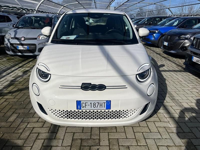 Usata Fiat 500e Passion 86 kW (118 CV) 2021 Bianco Utilitaria