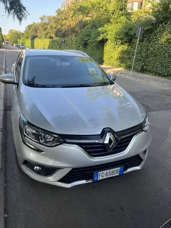 Usata Renault Mégane IV Zen 110 CV (80 kW) 2016 Grigio Station wagon