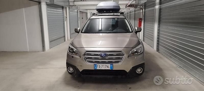 Usata Subaru Outback Style 150 CV (110 kW) 2015 Beige Station wagon