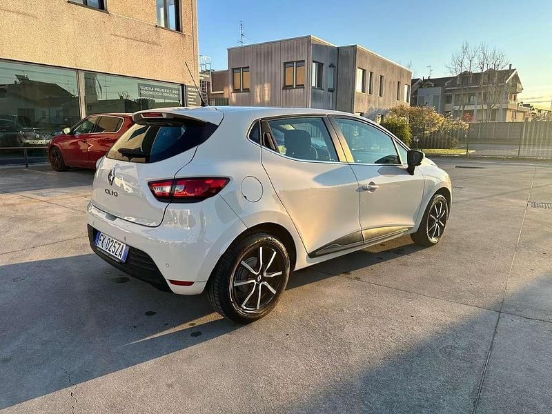 Usata Renault Clio IV Zen 90 CV (66 kW) 2017 Beige Berlina