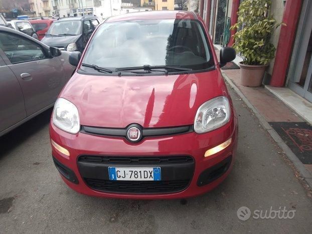Usata Fiat Panda 69 CV (50 kW) 2015 Rosso Utilitaria