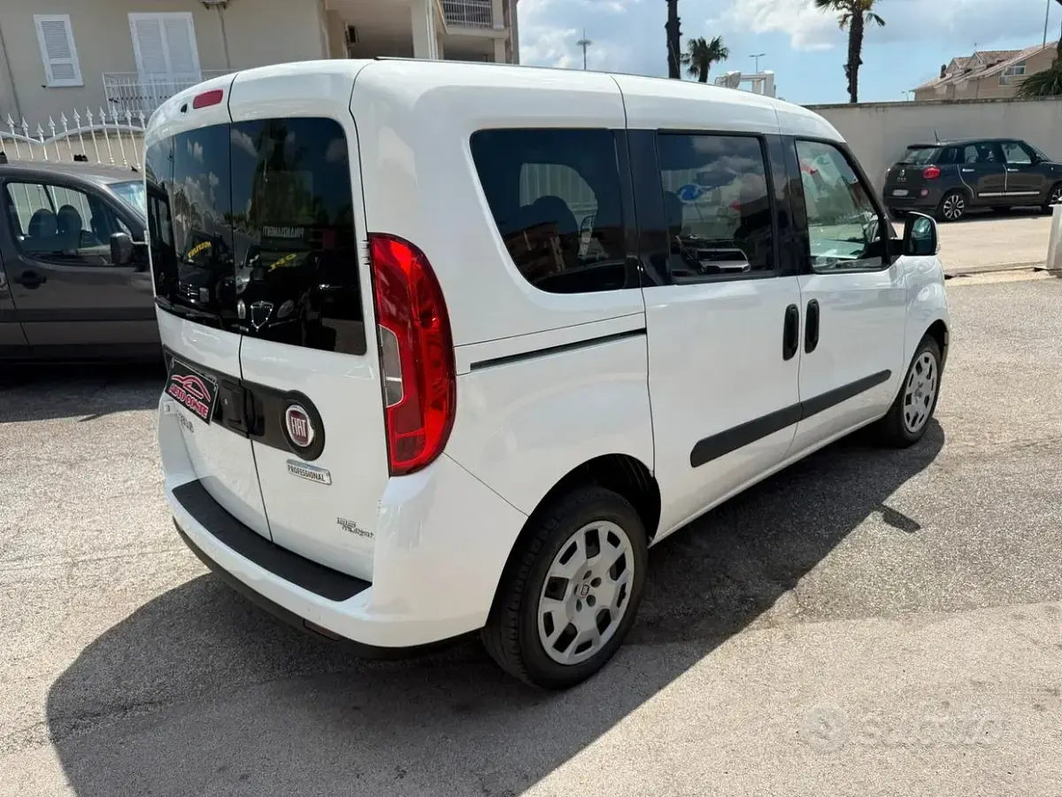 Begagnad Fiat Doblò 135 HK (99 kW) 2016 Vit Minibuss