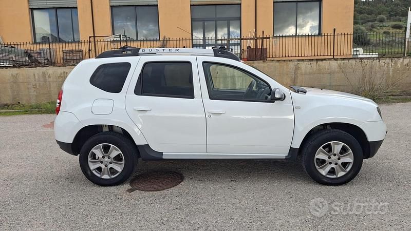 Usata Dacia Duster Lauréate 110 CV (80 kW) 2016 Bianco SUV