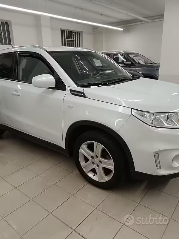 Usata Suzuki Vitara 120 CV (88 kW) 2018 Bianco SUV