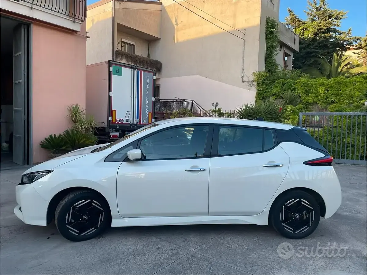 Usata Nissan Leaf 89 kW (122 CV) 2024 Bianco Utilitaria