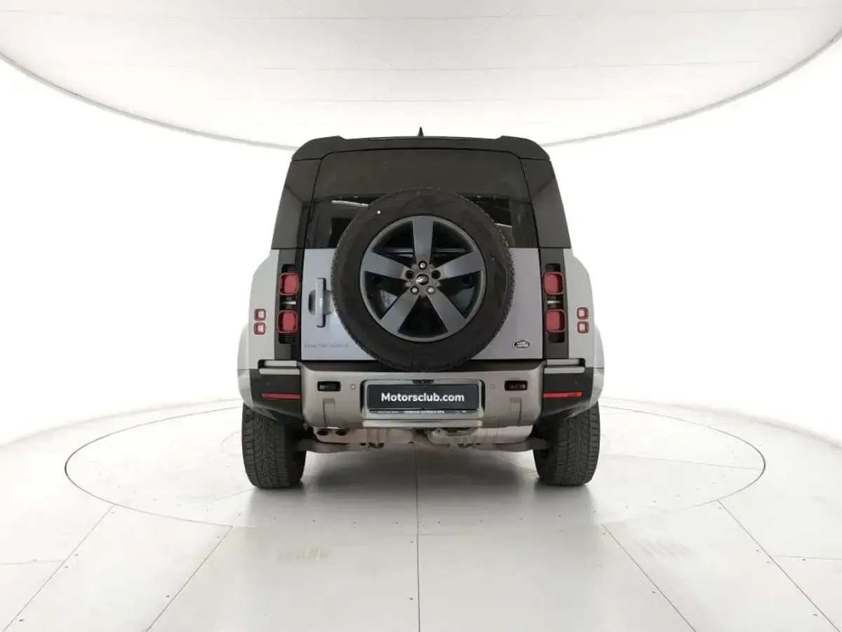Usata Land Rover Defender SE Dynamic 200 CV (147 kW) 2023 Grigio SUV