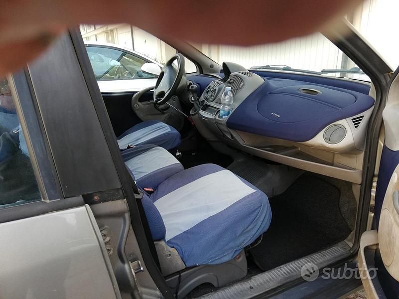 Usata Fiat Multipla 110 CV (80 kW) 2001 Grigio Monovolume