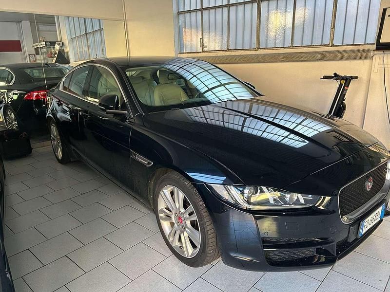 Nero Usata 2016 Jaguar XE Prestige Tre volumi | 10.500 € (Super prezzo) - Immagine 1/4
