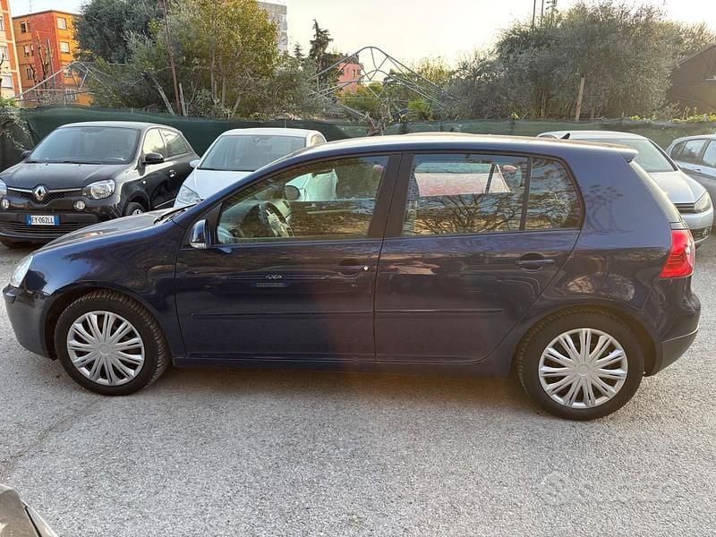 Usata VW Golf VI Comfortline 102 CV (75 kW) 2008 Blu Utilitaria