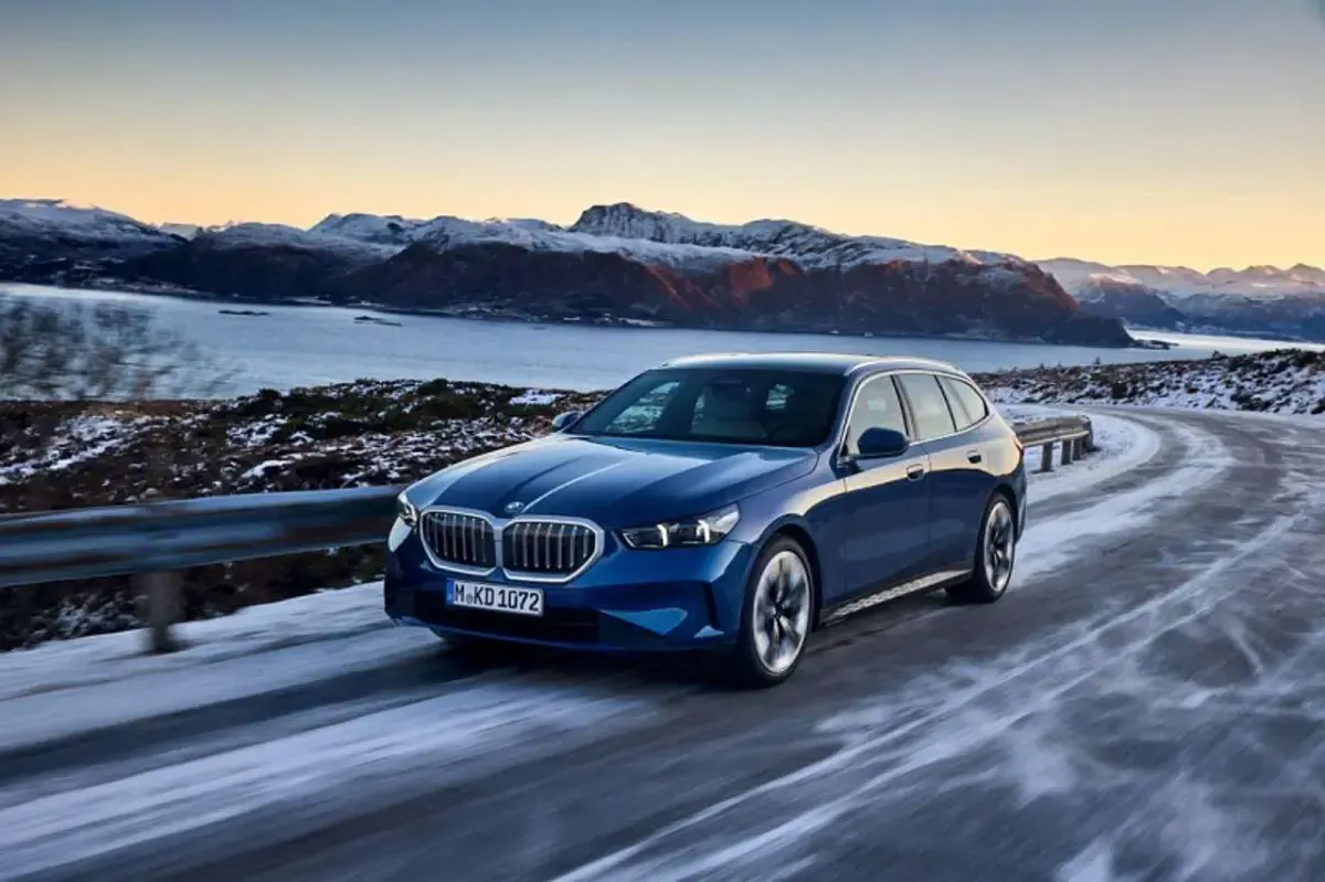 Usata BMW 520 M Sport 197 CV (144 kW) 2023 Argento Station wagon
