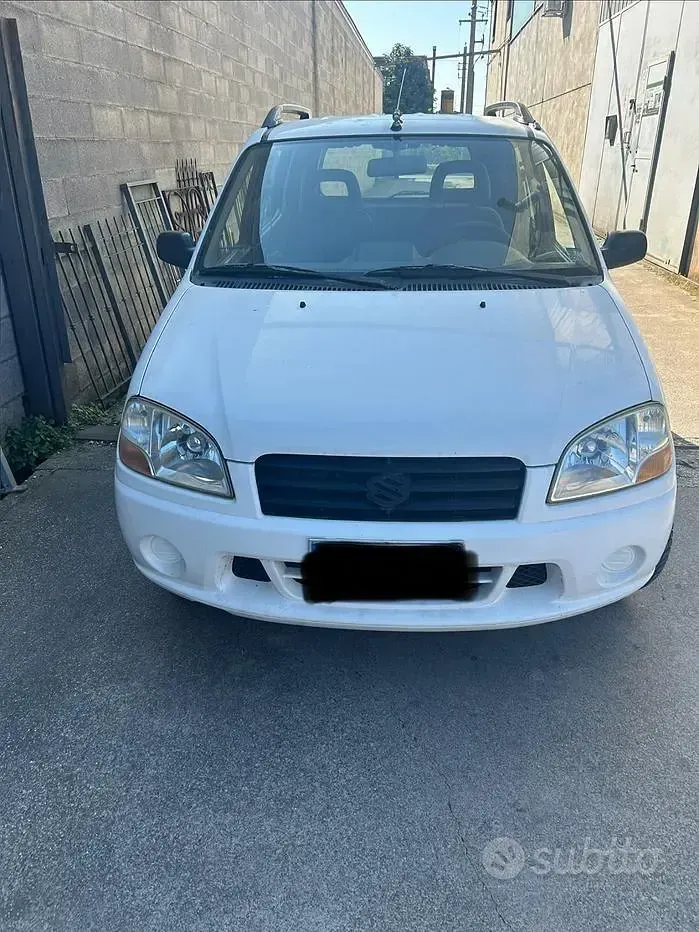 Usata Suzuki Ignis GL 83 CV (61 kW) 2001 Bianco Utilitaria
