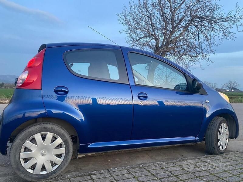 Usata Peugeot 107 2007 Blu Utilitaria