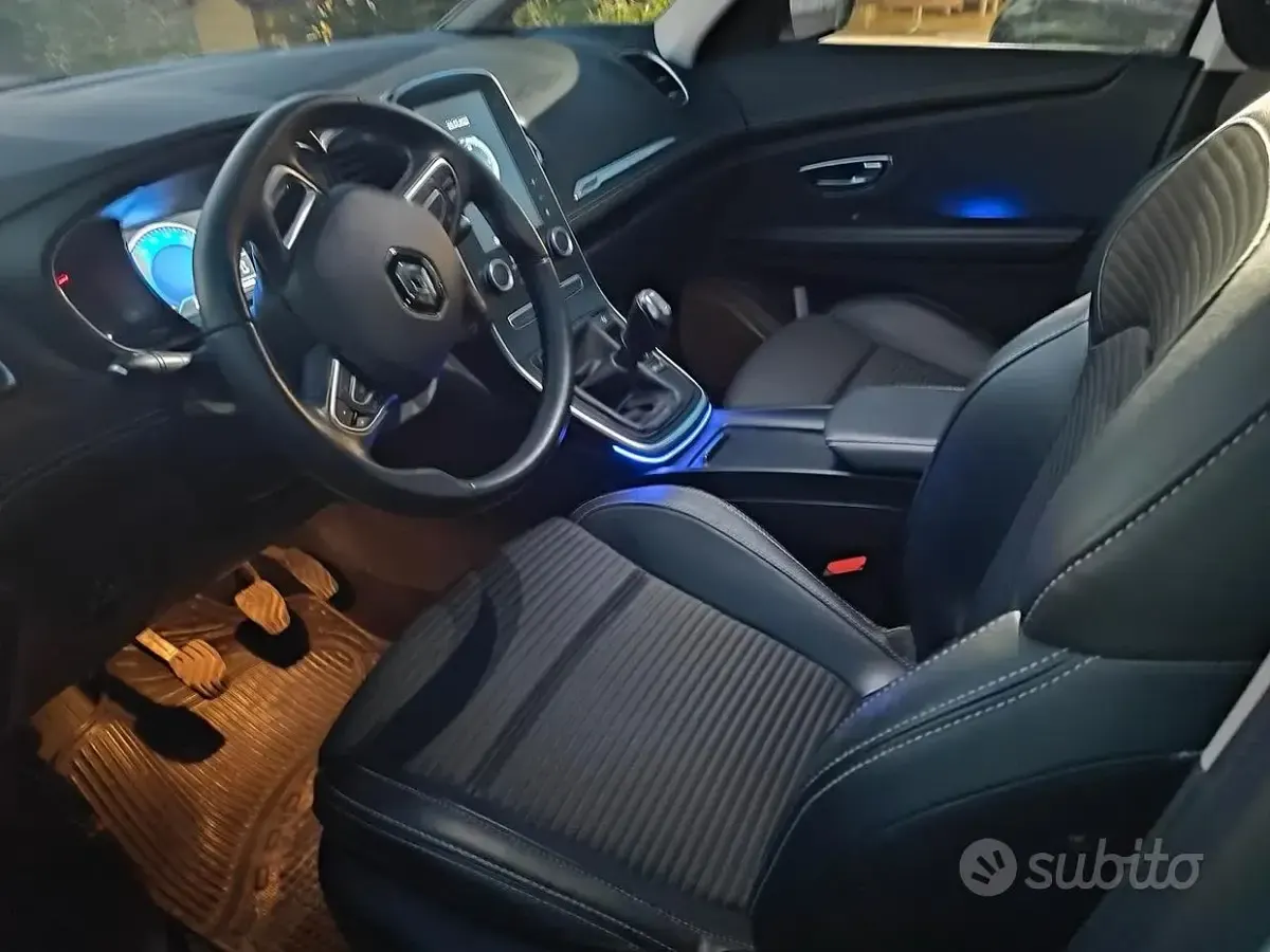 Usata Renault Scénic 131 CV (96 kW) 2018 Bianco Monovolume