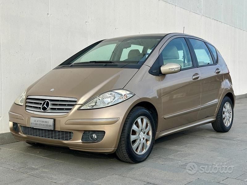 Marrone Usata 2007 Mercedes A150 Elegance Tre volumi | 3500 € (Buon prezzo) - Immagine 1/4