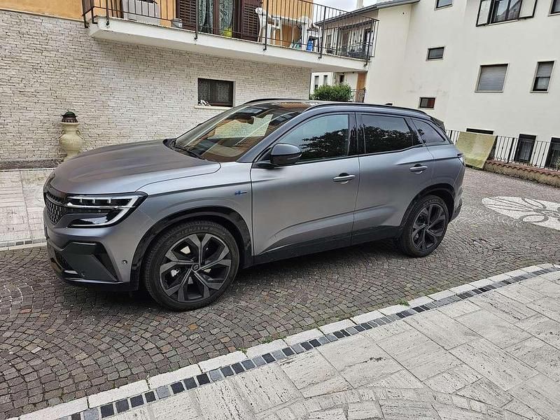 Usata Renault Austral Iconic 131 CV (96 kW) 2023 Grigio SUV