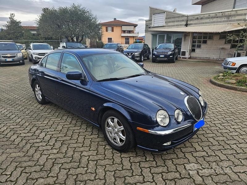 Blu Usata 2000 Jaguar S-Type Executive Tre volumi | 7499 € (Molto cara) - Immagine 1/4
