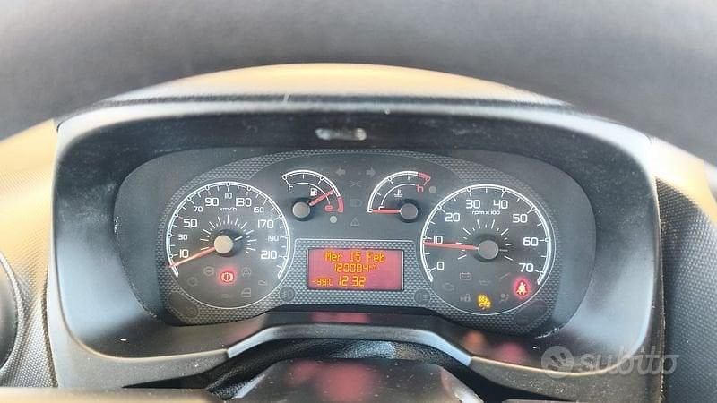 Usata Peugeot Bipper Outdoor 75 CV (55 kW) 2013 Blu Monovolume