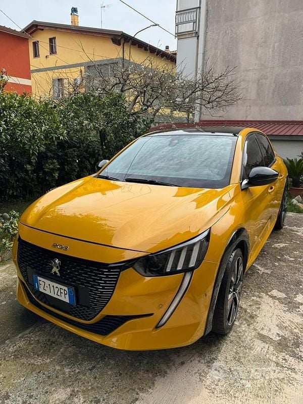 Usata Peugeot 208 GT-line 131 CV (96 kW) 2019 Giallo Utilitaria