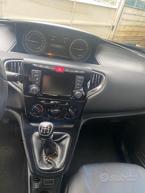 Usata Lancia Ypsilon Gold 2018 Bianco Utilitaria