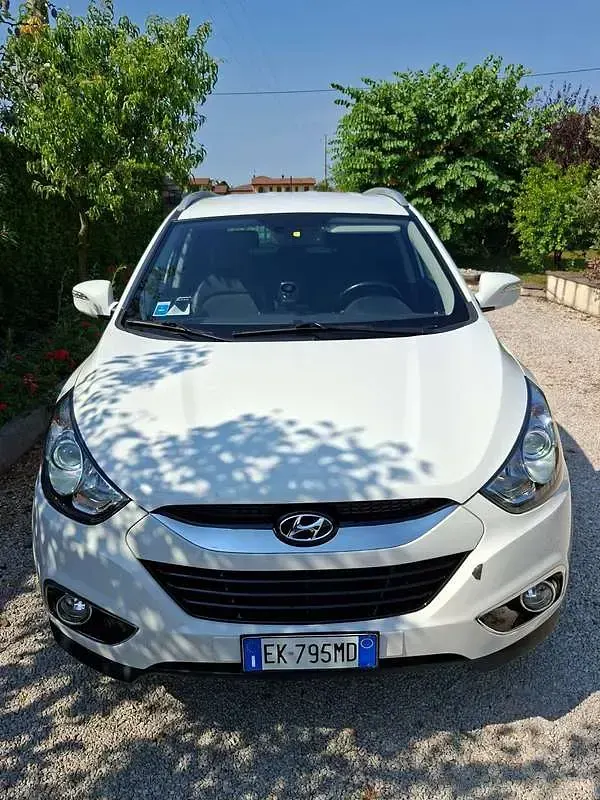 Usata Hyundai ix35 Comfort 136 CV (100 kW) 2011 Bianco SUV