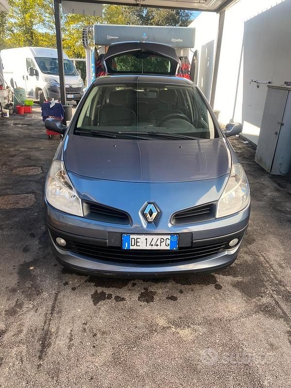 Usata 2007 Renault Clio Coupé | 2700 € - Immagine 1/4