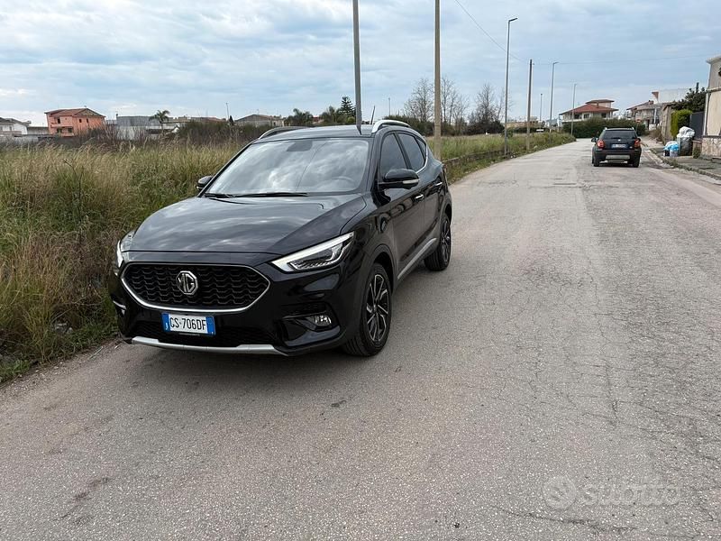 Usata MG ZS 106 CV (77 kW) 2024 Nero SUV