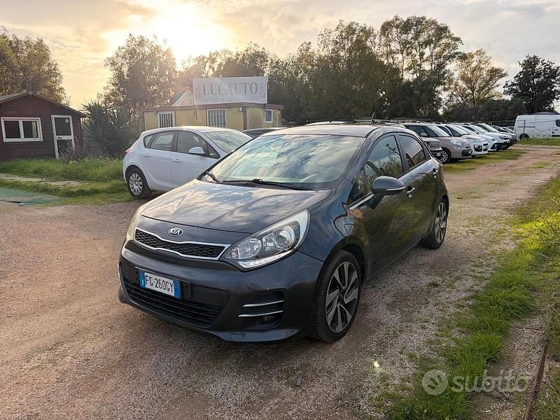 Usata Kia Rio 90 CV (66 kW) 2017 Grigio Berlina