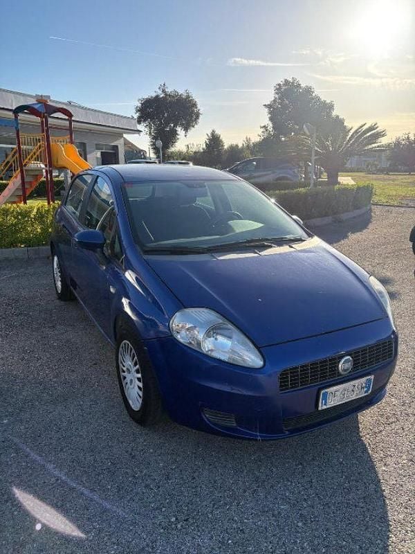 Usata Fiat Grande Punto Dynamic 89 CV (65 kW) 2007 Blu Utilitaria
