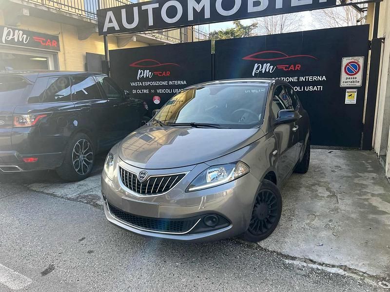 Usata Lancia Ypsilon S 69 CV (50 kW) 2022 Grigio Utilitaria