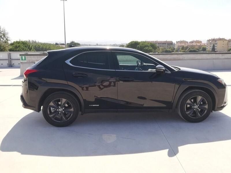 Usata Lexus UX Sport Line 184 CV (135 kW) 2022 Nero SUV
