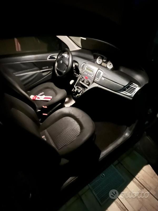 Usata Lancia Ypsilon 69 CV (50 kW) 2011 Nero Utilitaria