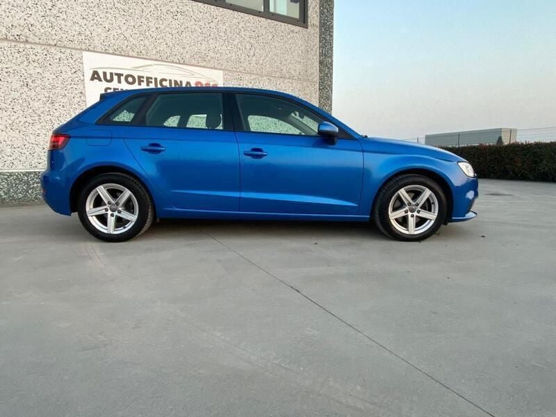 Usata Audi A3 Business 150 CV (110 kW) 2018 Blu Berlina