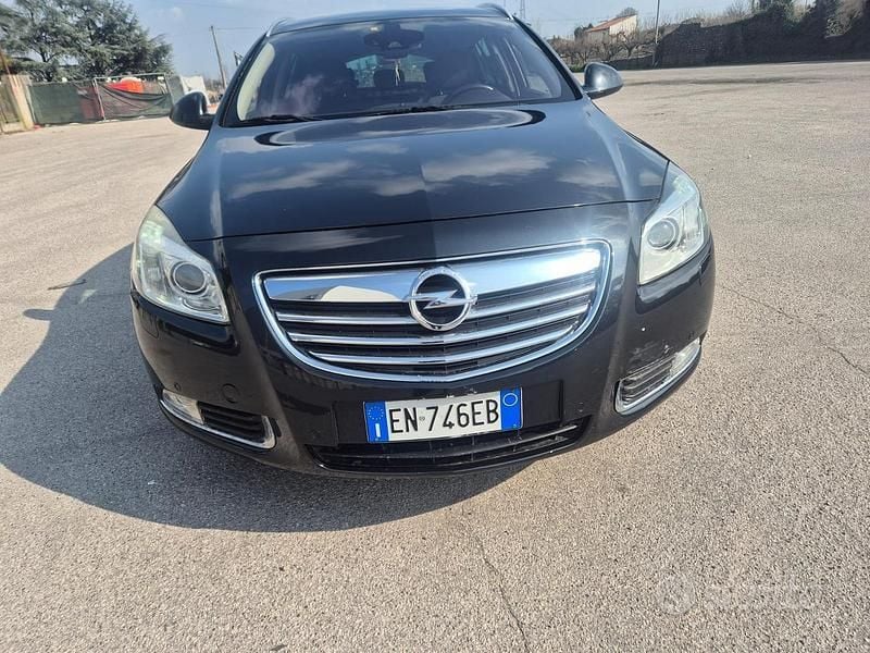 Usata Opel Insignia 160 CV (117 kW) 2012 Nero Station wagon