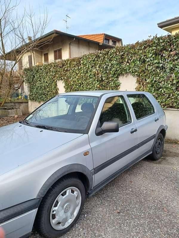 Usata VW Golf III 75 CV (55 kW) 1997 Argento Berlina