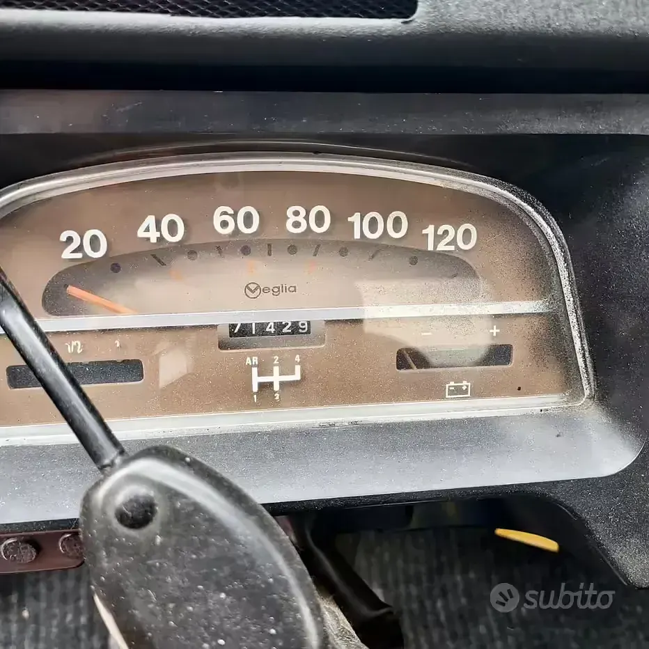 Usata Citroën 2CV 29 CV (21 kW) 2024 Nero Berlina