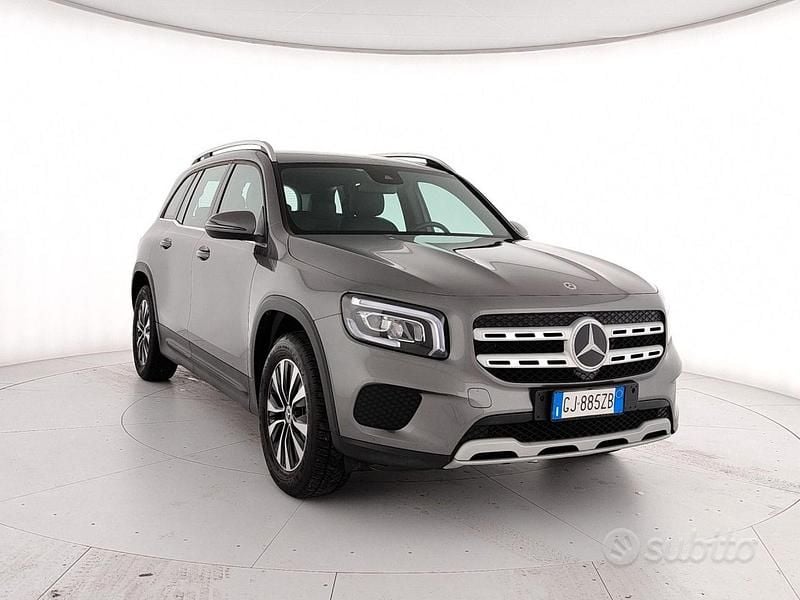 Usata Mercedes GLB200 163 CV (119 kW) 2022 Grigio SUV