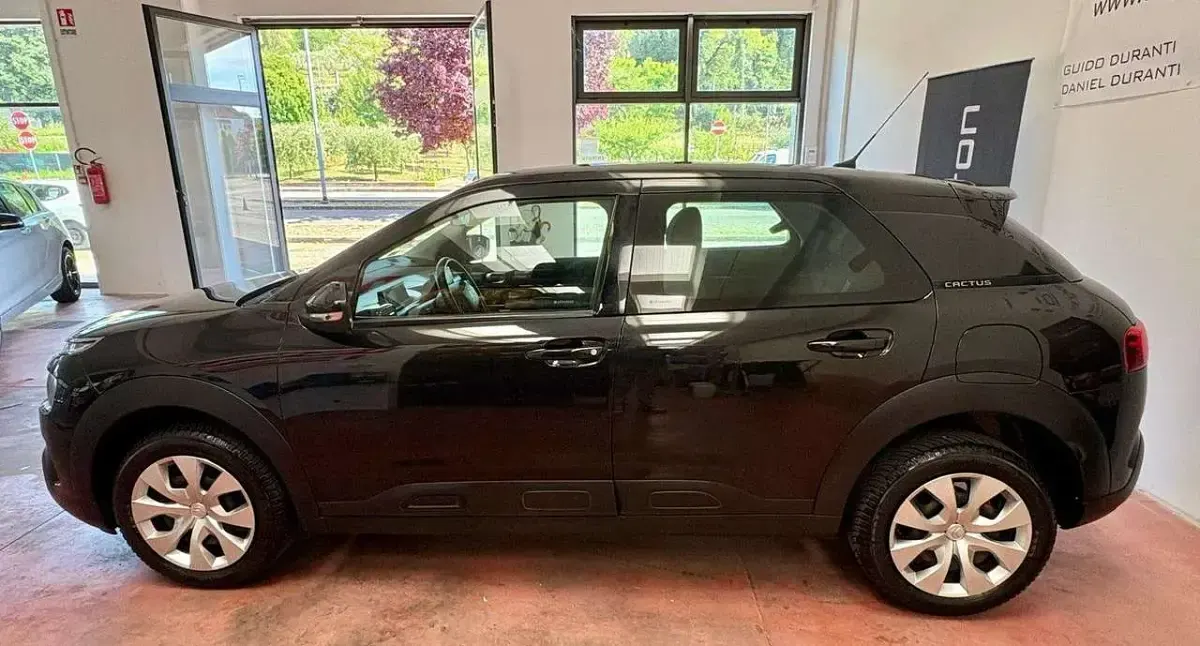 Usata Citroën C4 Shine 102 CV (75 kW) 2020 Nero SUV