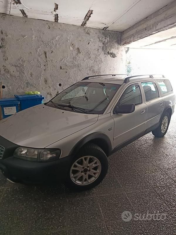 Usata Volvo XC70 163 CV (119 kW) 2003 Grigio Station wagon