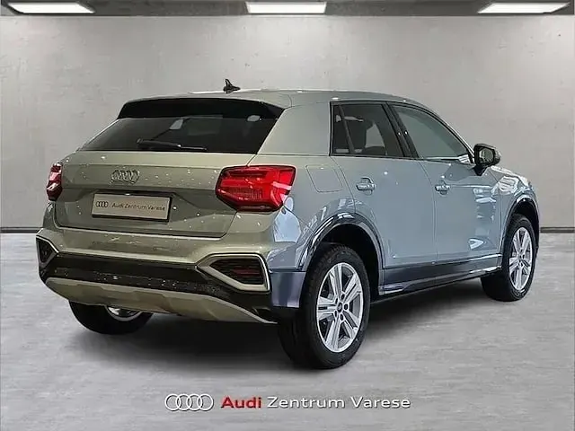 Usata Audi Q2 Business 150 CV (110 kW) 2024 Grigio freccia SUV