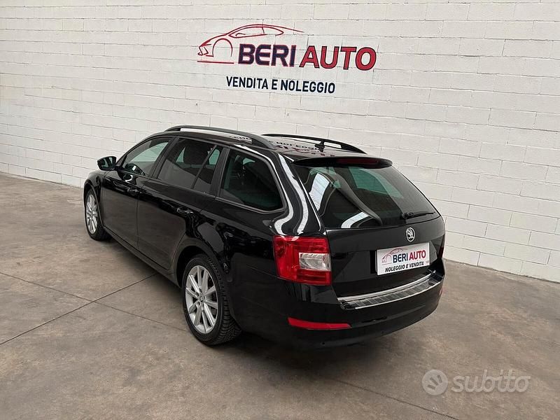 Usata Skoda Octavia Executive 149 CV (109 kW) 2013 Nero Station wagon