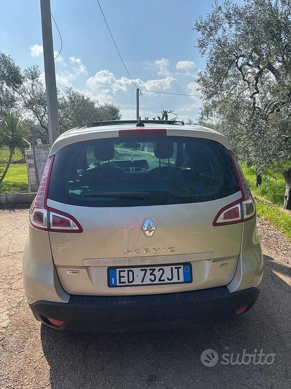 Usata Renault Scénic III 110 CV (80 kW) 2010 Monovolume