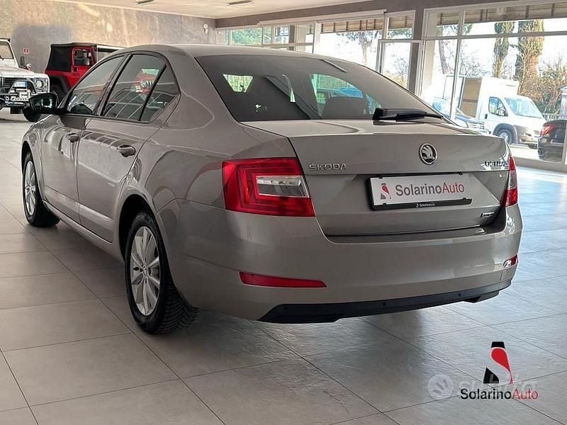 Usata Skoda Octavia G-TEC Ambition 110 CV (80 kW) 2016 Nero Berlina