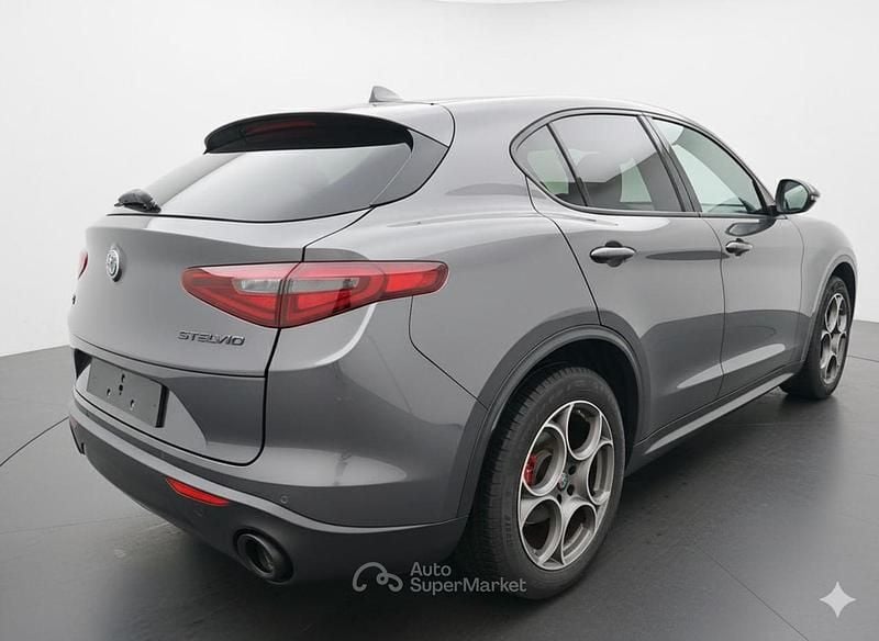 Usata Alfa Romeo Stelvio Sprint 190 CV (139 kW) 2021 Grigio scuro SUV