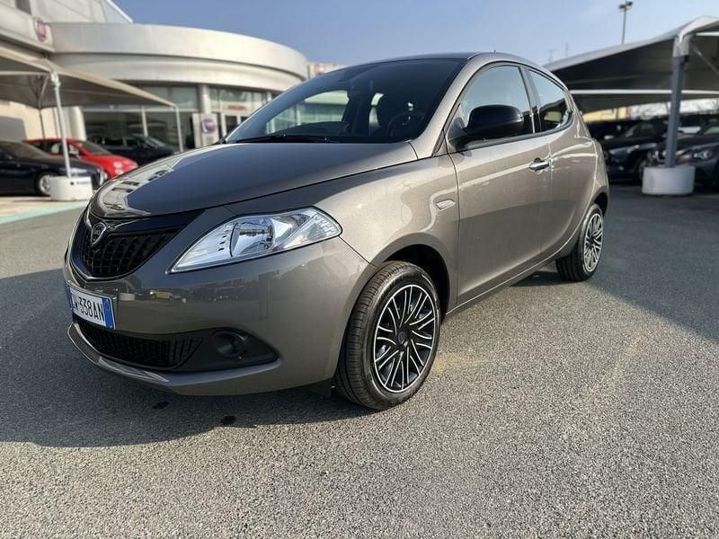 Usata Lancia Ypsilon S 69 CV (50 kW) 2024 Grigio scuro Utilitaria