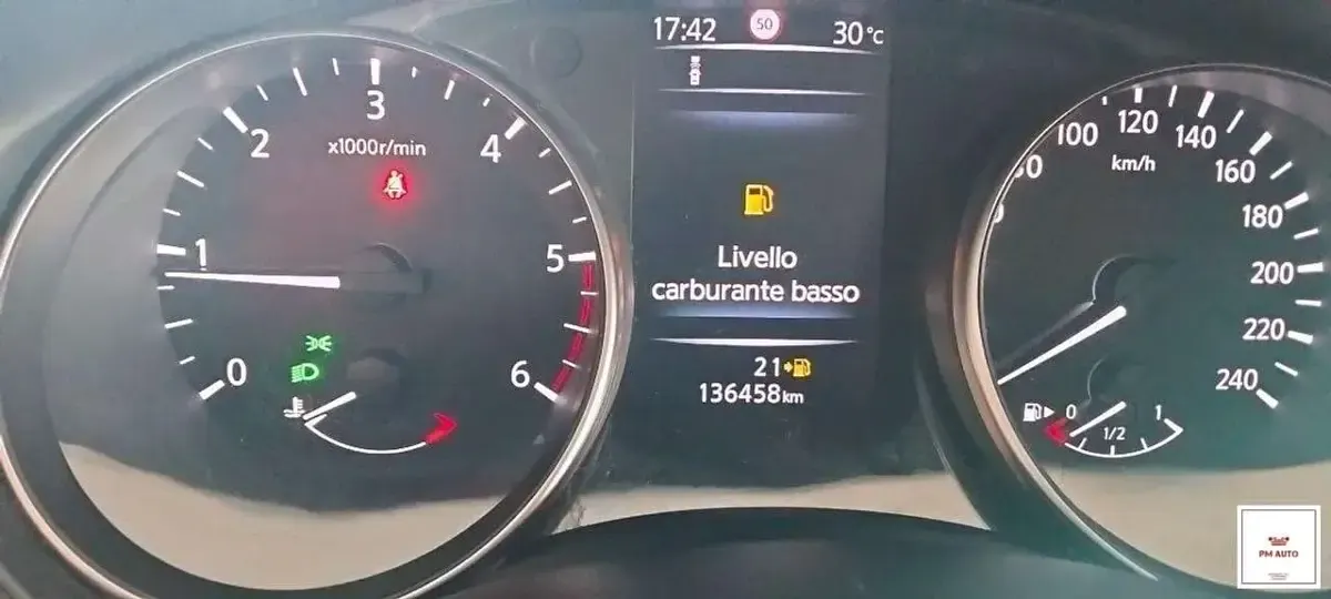 Usata Nissan Qashqai N-Connecta 110 CV (80 kW) 2018 Grigio chiaro SUV