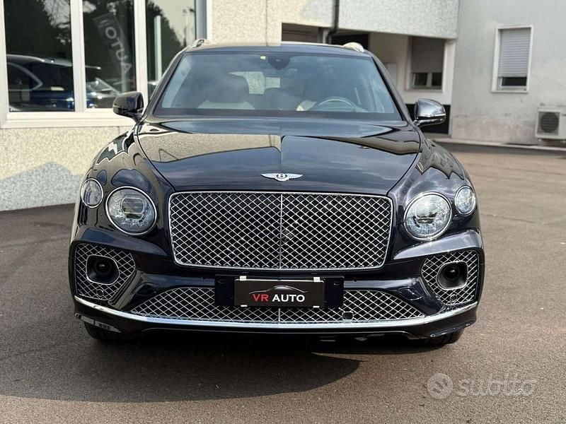 Usata Bentley Bentayga 340 CV (250 kW) 2023 Blu SUV