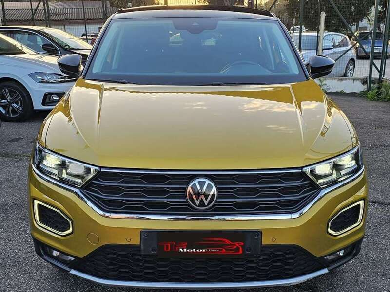 Usata VW T-Roc Style 110 CV (80 kW) 2021 Oro SUV