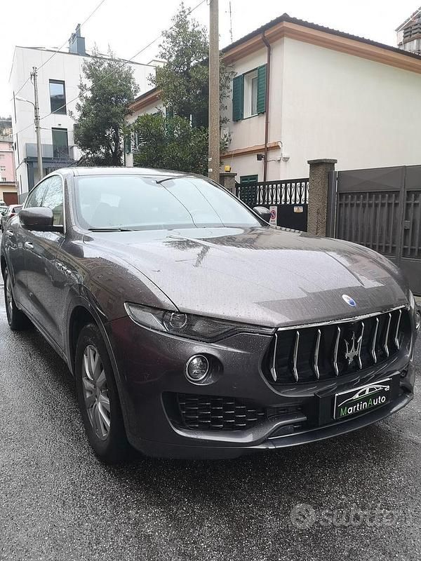 Usata Maserati Levante 250 CV (183 kW) 2017 Grigio SUV