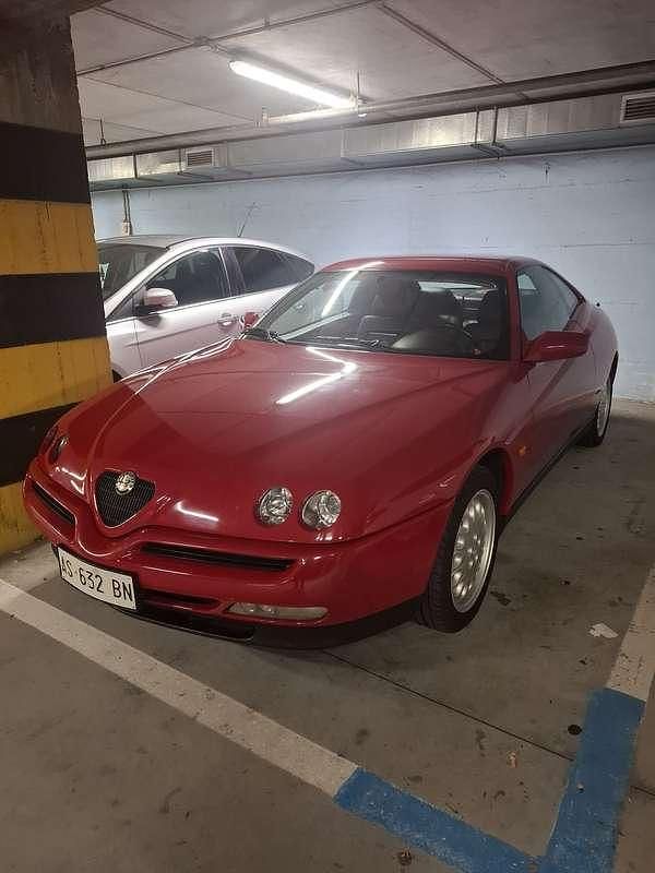 Usata Alfa Romeo GTV Lusso 150 CV (110 kW) 1997 Rosso Coupé